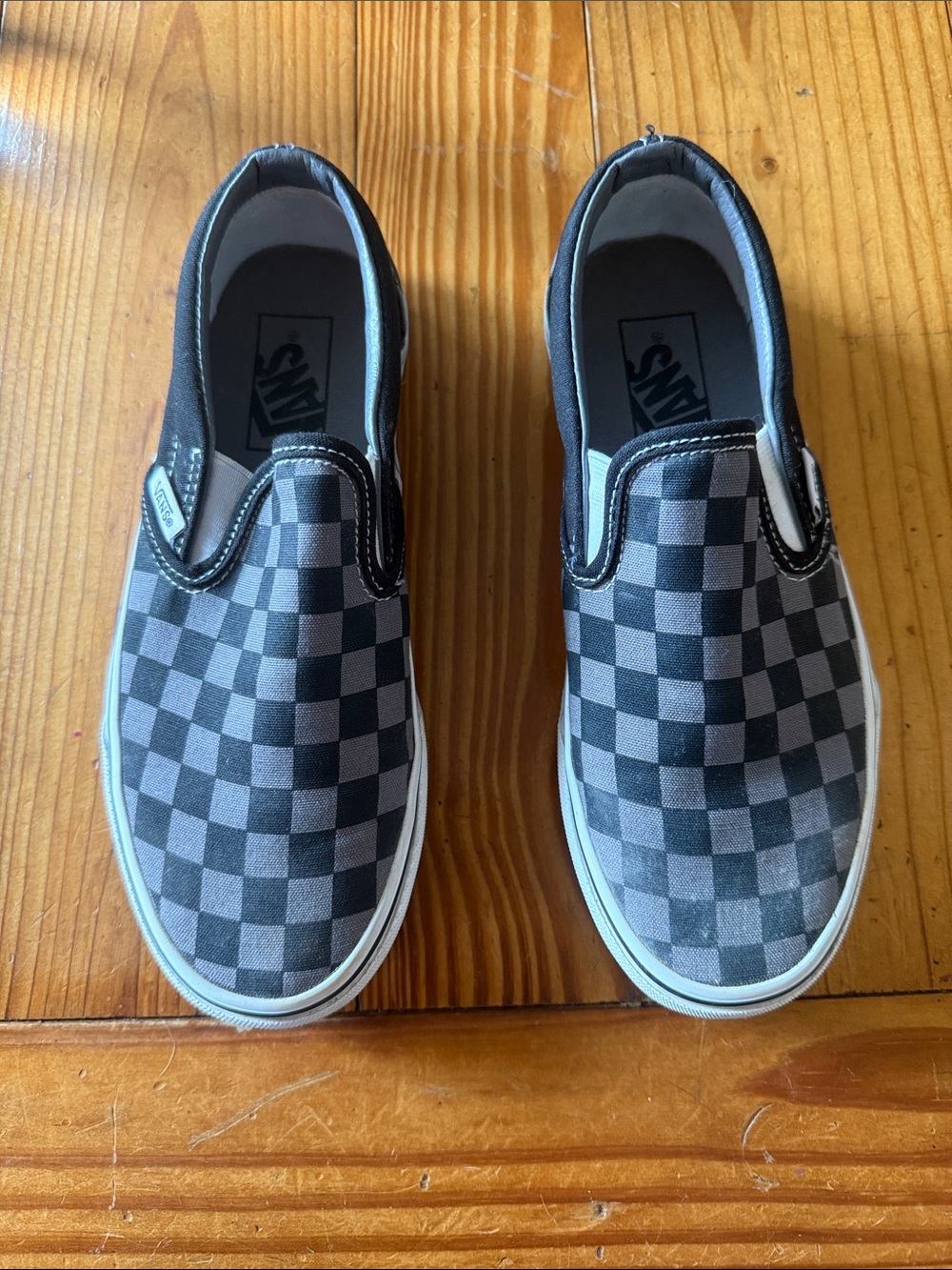 Women’s 6.5 Men’s 5 Vans Checkerboard Slip-On in Black and Gray - Picture 2 of 6
